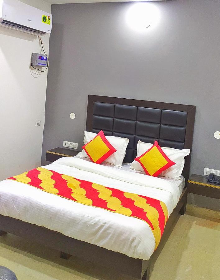 Hotel Red Snapper New Delhi Buitenkant foto
