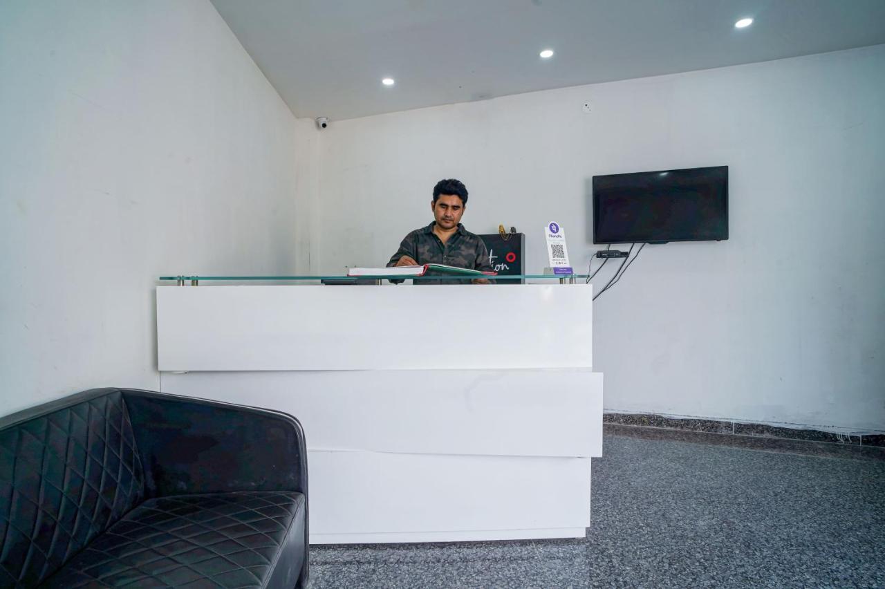 Hotel Red Snapper New Delhi Buitenkant foto