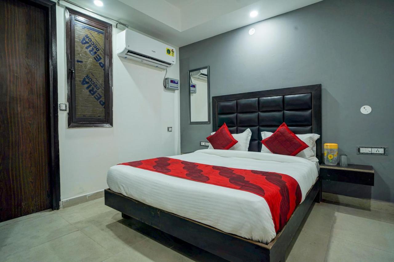 Hotel Red Snapper New Delhi Buitenkant foto