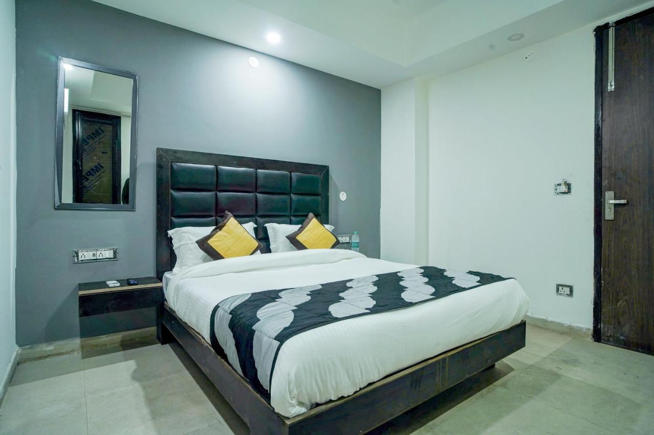 Hotel Red Snapper New Delhi Buitenkant foto