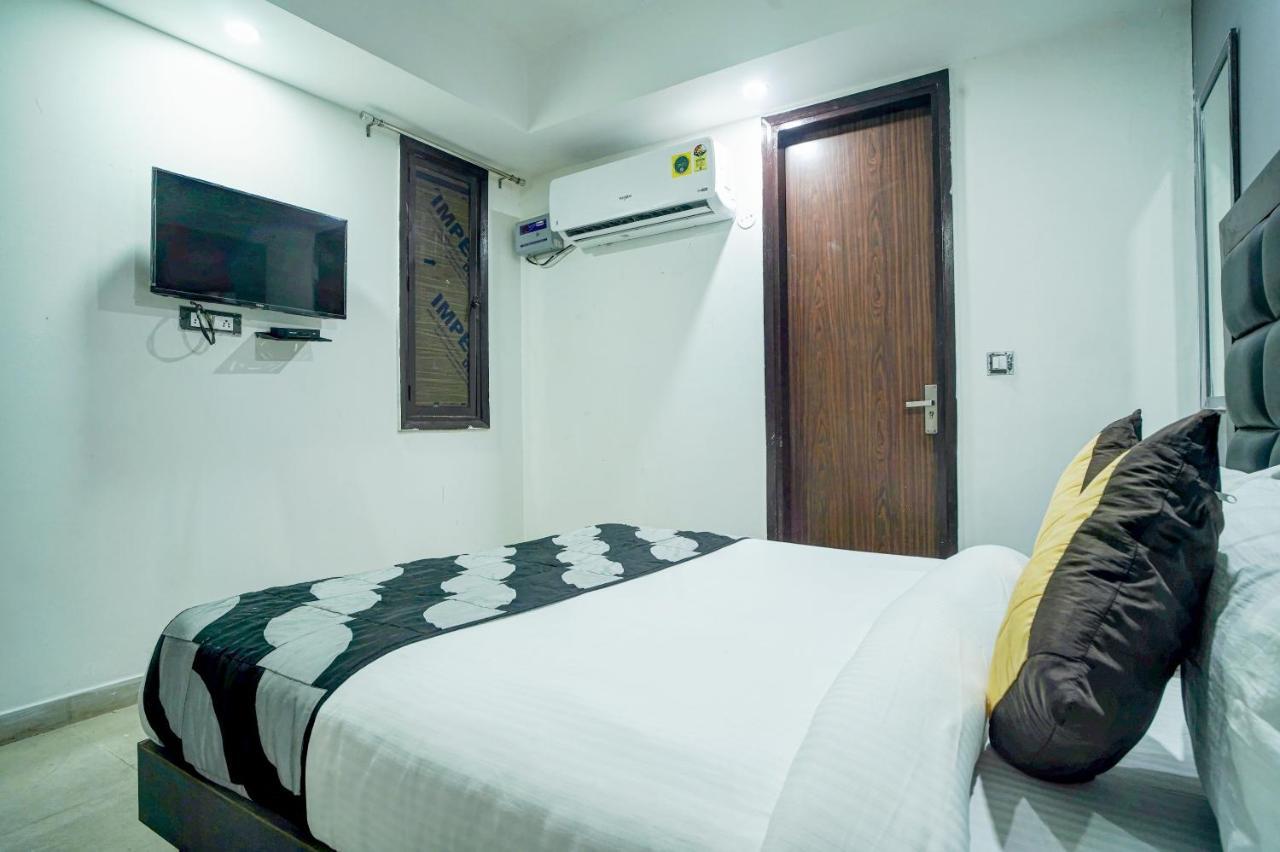 Hotel Red Snapper New Delhi Buitenkant foto
