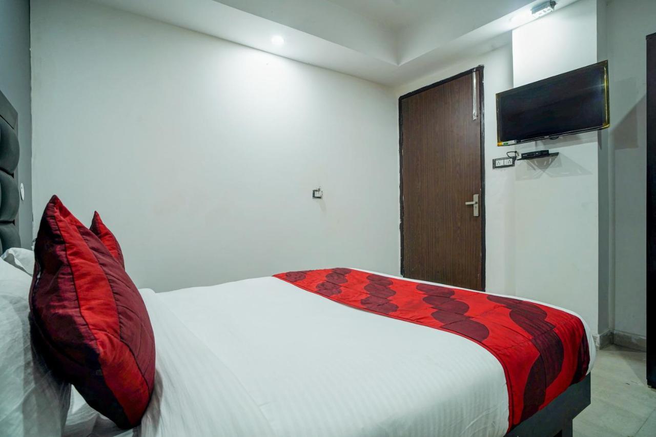 Hotel Red Snapper New Delhi Buitenkant foto