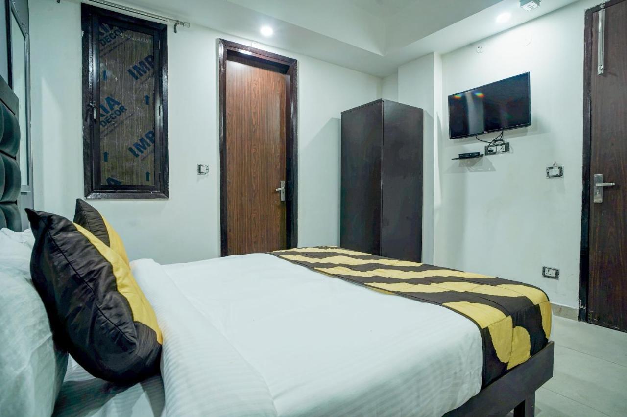 Hotel Red Snapper New Delhi Buitenkant foto