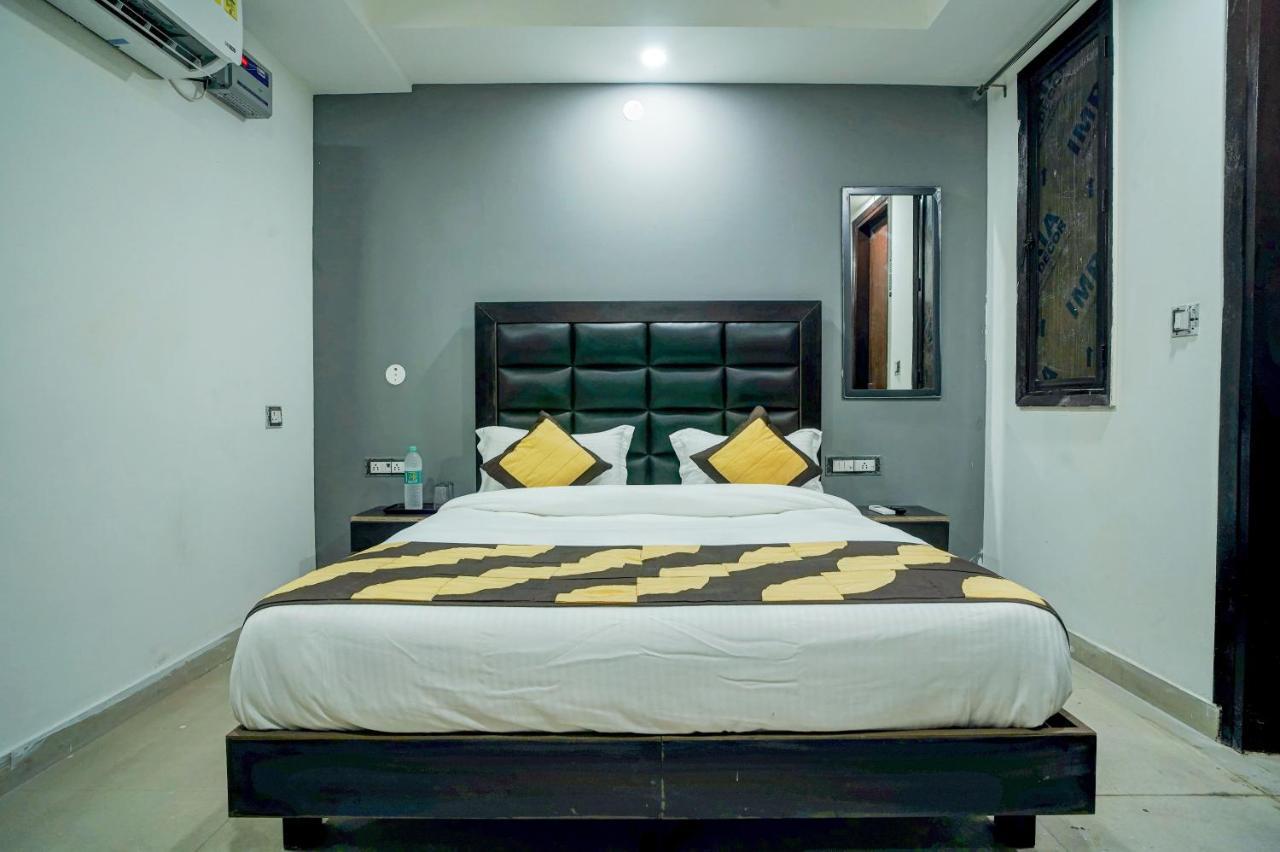 Hotel Red Snapper New Delhi Buitenkant foto