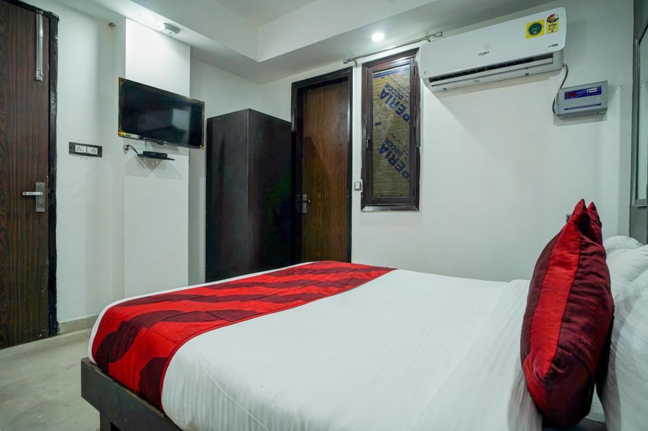 Hotel Red Snapper New Delhi Buitenkant foto