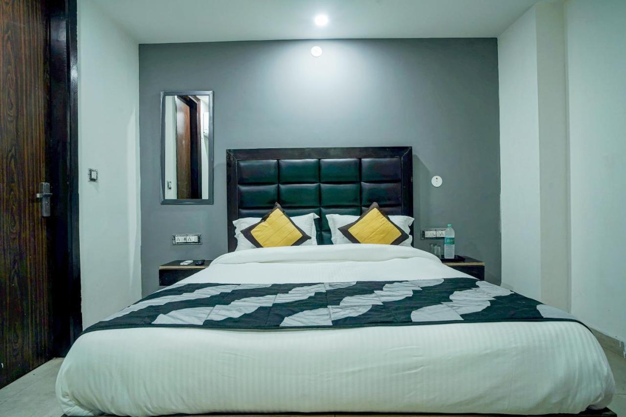 Hotel Red Snapper New Delhi Buitenkant foto