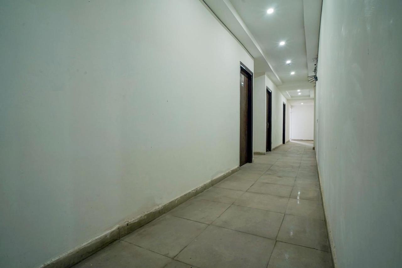 Hotel Red Snapper New Delhi Buitenkant foto