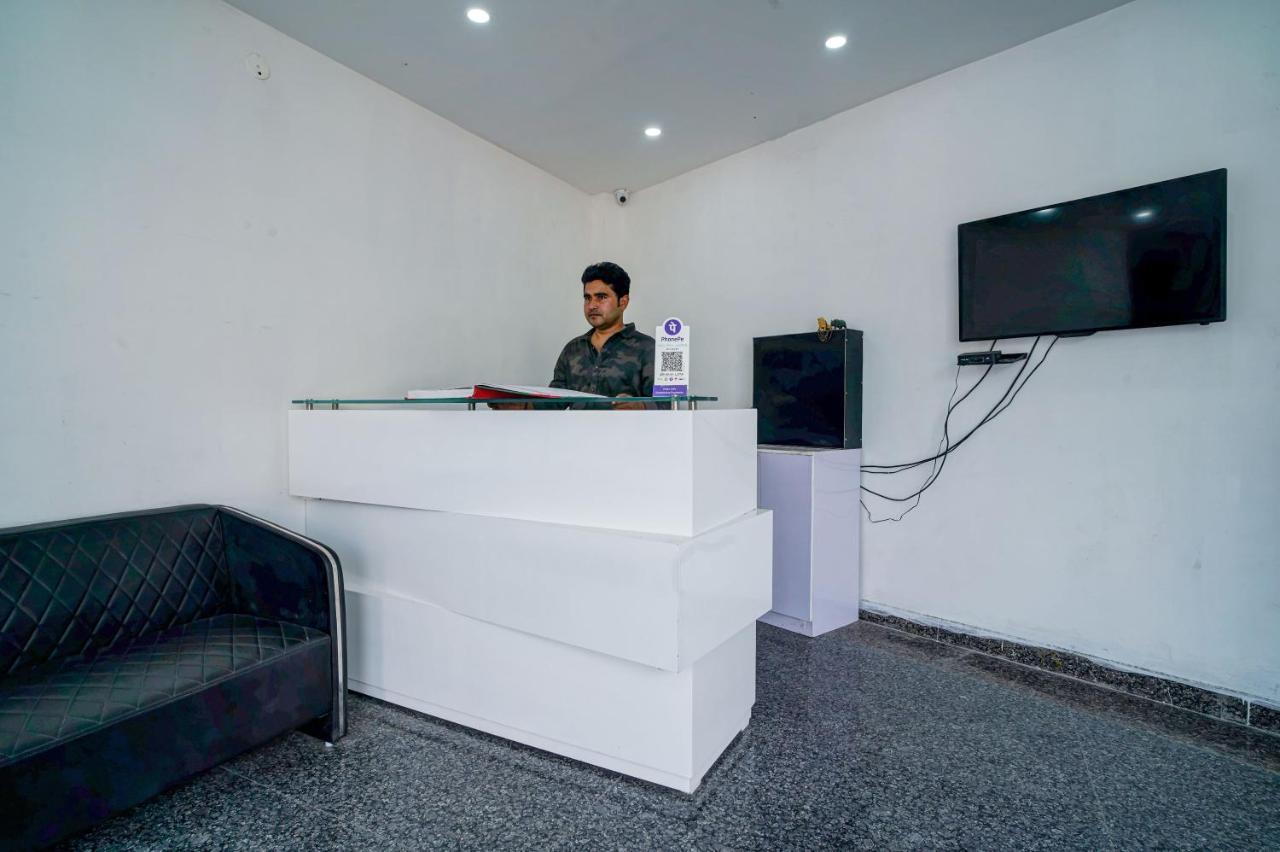 Hotel Red Snapper New Delhi Buitenkant foto